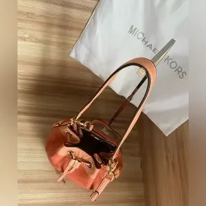 SUPER  MICHAEL KORS BUCKET DOTTIE COLOR BLOCK GRAPEFRUIT & PINK LEATHER BAG SUPER MICHAEL KORS BUCKET DOTTIE COLOR BLOCK GRAPEFRUIT  main image 2